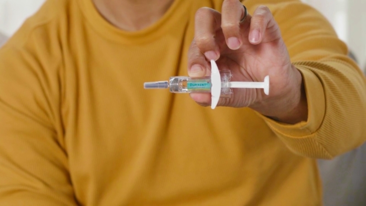 Learn how to take Dupixent® (dupilumab) with the Pre-Filled Syringe (200 mg, or 300 mg) with Needle Shield